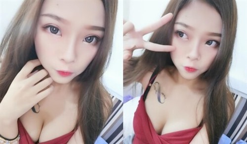 66372-究極反差婊子！露臉苗條精神小姐姐重金私人定制戶外公交車露出WC全裸展示家中紫薇母狗屬性拉滿了